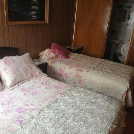 Alojamiento Familiar Rey Bed & Breakfast ปุนตาอาเรนาส ภายนอก รูปภาพ