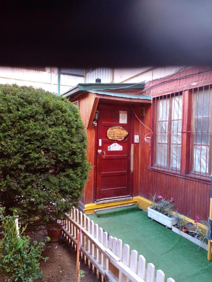 Alojamiento Familiar Rey Bed & Breakfast ปุนตาอาเรนาส ภายนอก รูปภาพ