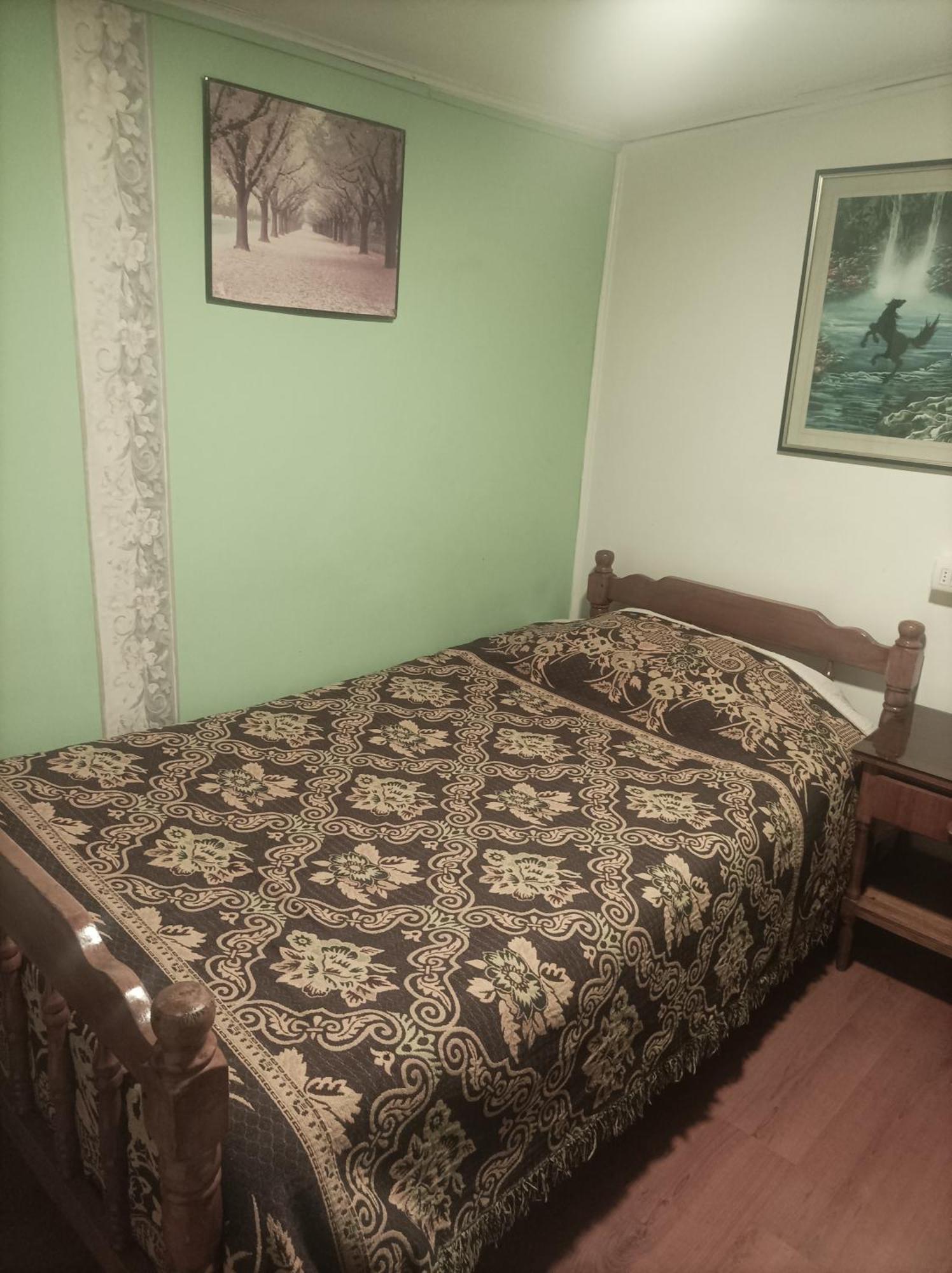 Alojamiento Familiar Rey Bed & Breakfast ปุนตาอาเรนาส ภายนอก รูปภาพ