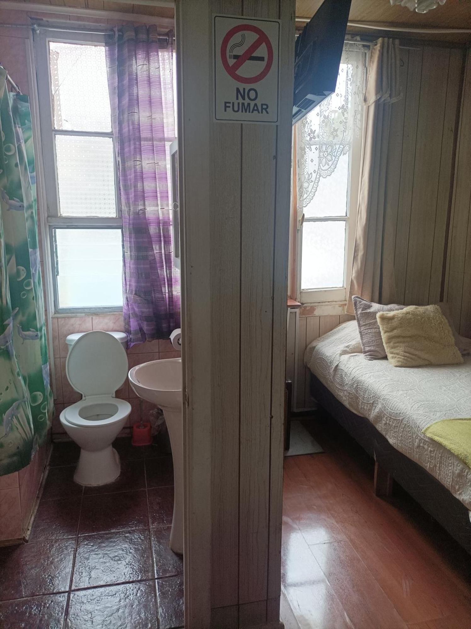 Alojamiento Familiar Rey Bed & Breakfast ปุนตาอาเรนาส ภายนอก รูปภาพ