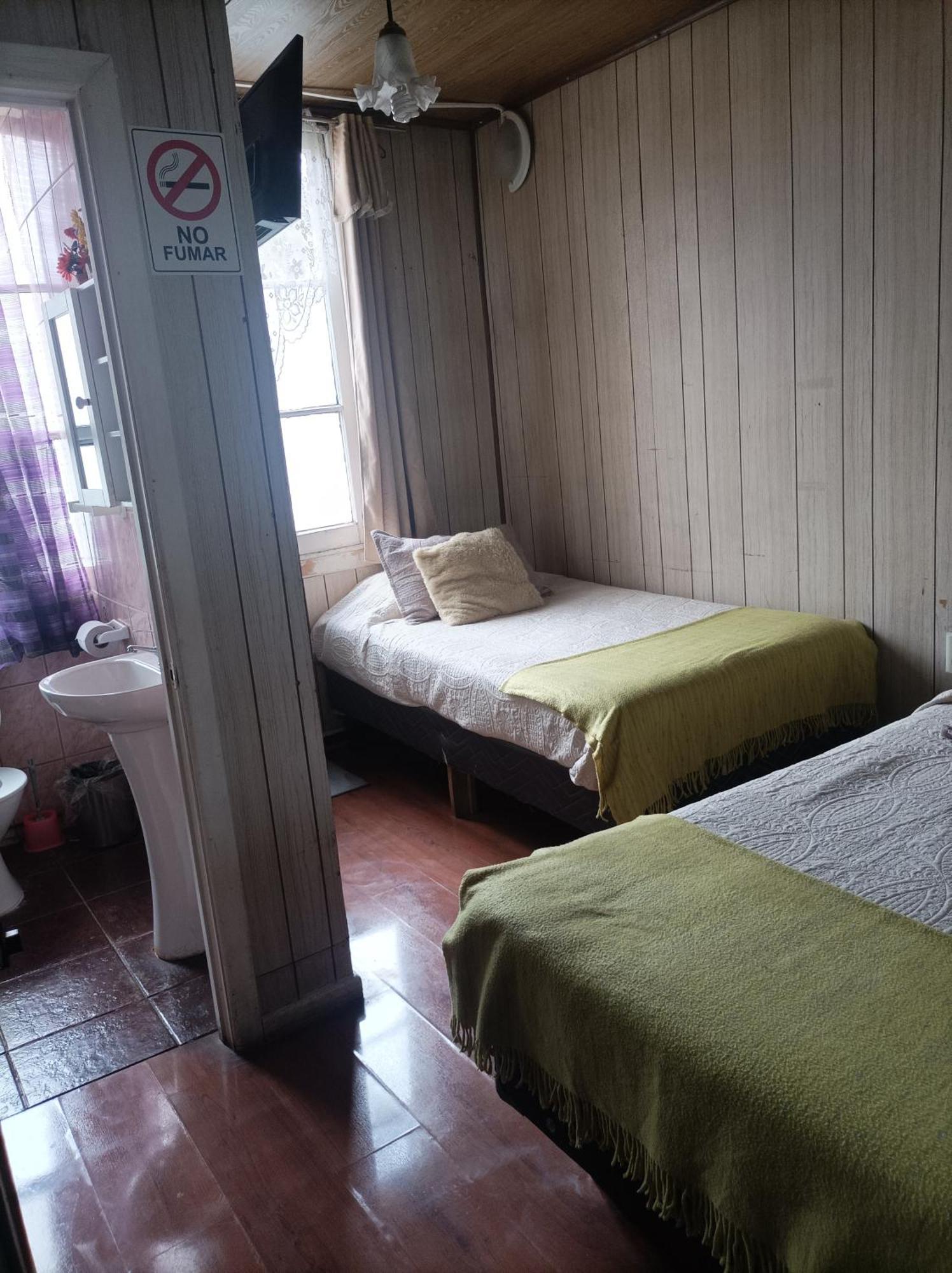 Alojamiento Familiar Rey Bed & Breakfast ปุนตาอาเรนาส ภายนอก รูปภาพ