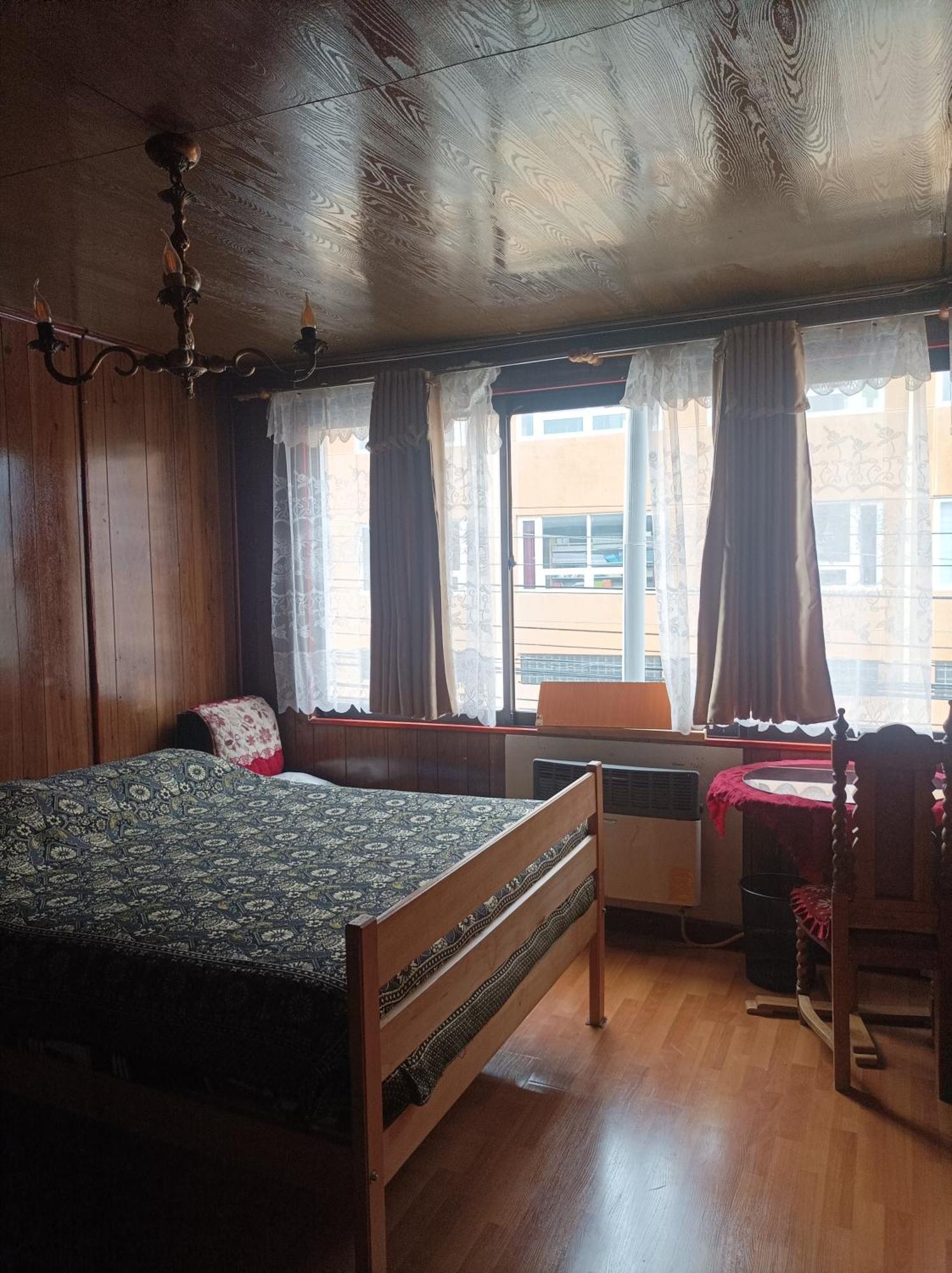 Alojamiento Familiar Rey Bed & Breakfast ปุนตาอาเรนาส ภายนอก รูปภาพ