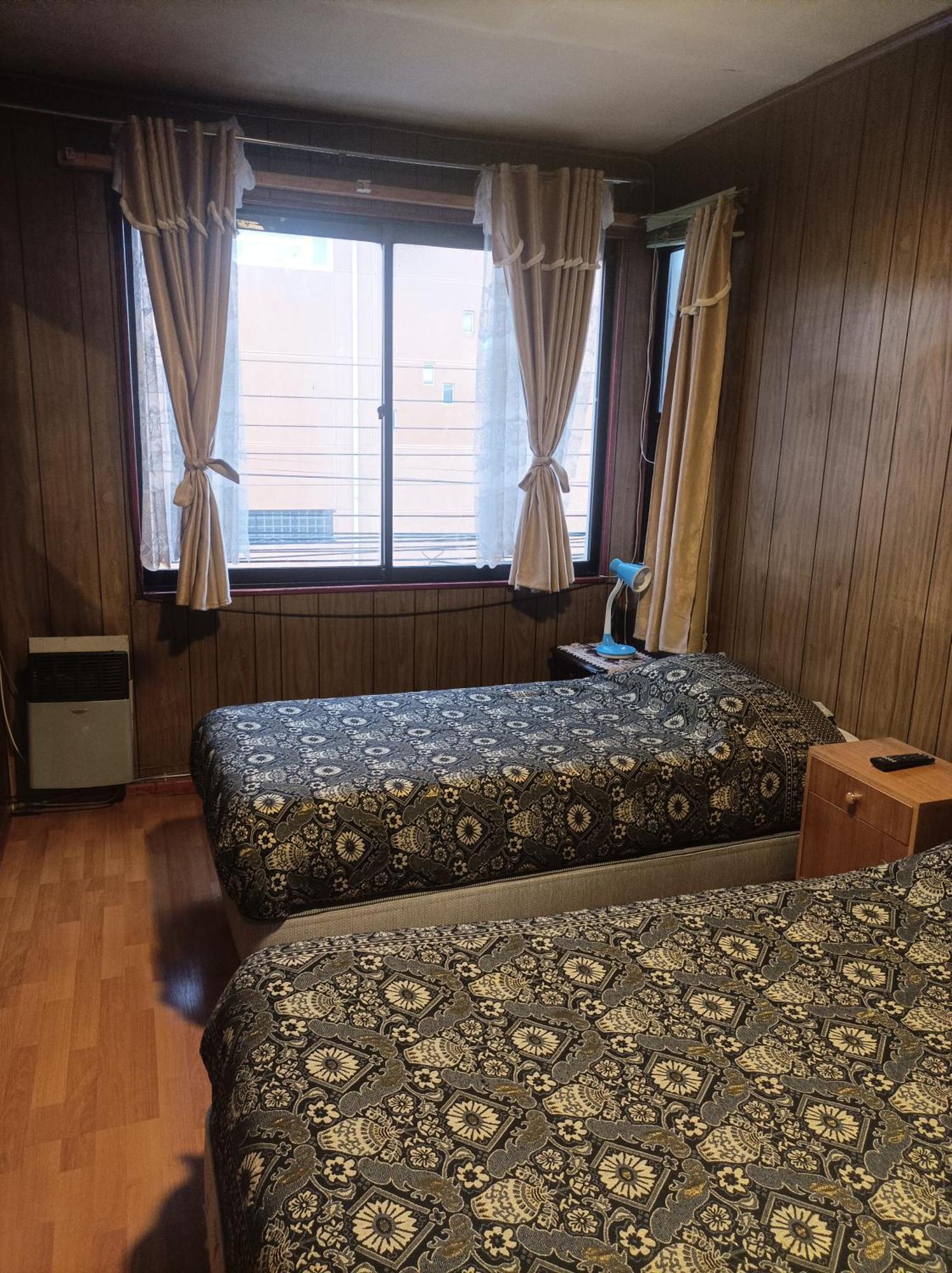 Alojamiento Familiar Rey Bed & Breakfast ปุนตาอาเรนาส ภายนอก รูปภาพ